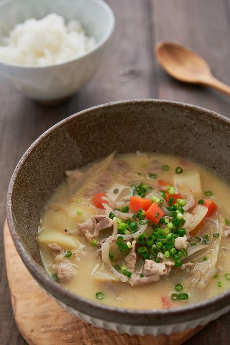 A quick, delicious Japanese pork and miso soup, Tonjiru (豚汁) comes together in under 30 minutes and is hearty enough to serve as an entree. Pork Miso Soup, Milk Booster, Miso Recipe, Miso Soup Recipe, Miso Chicken, White Soup, Pork Soup, Japanese Soup, Healthy Sweet Snacks