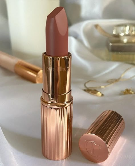 Pillowtalk Lipstick, Lipstick Pillow Talk, Charlotte Tilbury Pillow Talk Lipstick, Pillow Talk Medium, Koleksi Makeup, Business Makeup, Revolution Lipstick, Pillow Talk Lipstick, Charlotte Tilbury Pillow Talk