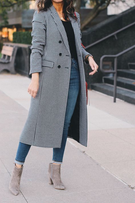 Houndstooth coat Coat Shirt Woman, Womens Coat Outfit, Over Coat Outfit, Stylish Coats For Women Winter, Coat Designs For Women, Houndstooth Coat Outfit, Coat Outfits For Women, Night Out Outfit Clubwear, Designer Coats For Women