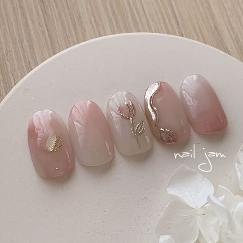 Japanese Gel Nails Simple, Cute Wedding Guest Nails, Elegant Nail Art Designs Classy, Y2k Nail Art, Y2k Nail, Fake Nails Designs, Beauty Hacks Nails, Art Deco Nails, Elegant Nail Art