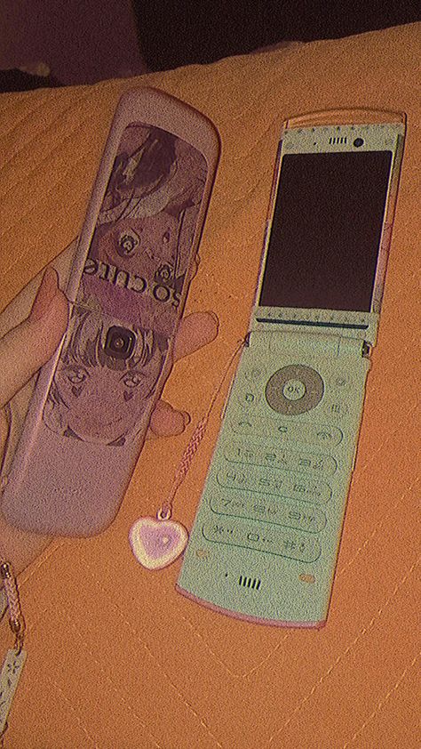 Lg Lollipop Flip Phone Aesthetic, Jelly Pop Phone, Lg Flip Phone Aesthetic, Lg Ice Cream Flip Phone, Nokia Flip Phone Aesthetic, 2000s Phone Aesthetic, Nokia Phone Aesthetic, Lg Lollipop, Nokia Aesthetic