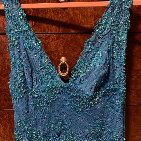 Brand New Wi/Tags Marciano Turquoise Blue Lace Beaded/Sequin Stretch Body Con Dress W/Corset Hook Back. The Brighter Color In The Photo Is The Color Of The Dress. Plz See Pics!Smoke Free Home No Pets Not Returnable Gold Embroidered Dress, Bodycon Dres, Dream Prom Dress, Prom Dress Inspo, Birthday Fits, Turquoise Dress, Iconic Dresses, Dream Wedding Ideas Dresses, Beaded Prom Dress