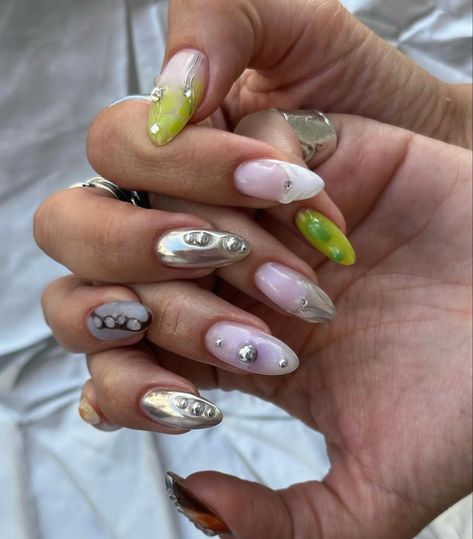 Nails Almond Fall, Fall Nails Almond, Almond Fall Nails, Green Fall Nails, Alien Nails, Match Nails, Mix Match Nails, Makeup Nails Art, September Nails