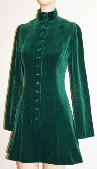 70s Green Dress, Dress Velvet Vintage, 1400s Belt, 70s Velvet Dress, Green Velvet Clothes, 70s Fashion Green, 1960 Clothes, Vintage 1960s Dresses, Green 70s Outfit