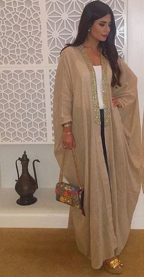 Ramadan Abaya 2023, Koftan Ramdan, Arabic Style Fashion, Ramadan Outfits, Ramadan Kaftan, Kaftan Designs, Mode Kimono, Moroccan Fashion, Pakistani Dresses Casual