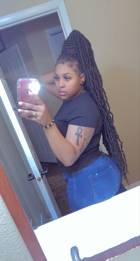 Extended soft locs in ponytail. Soft Loc Ponytail With Swoop, Ponytail Soft Locs, Soft Locs Hairstyles Ponytail, Soft Locs High Ponytail, Soft Locs Barbie Ponytail With Swoop, Extended Ponytail, High Ponytails, Box Braids Hairstyles, Box Braids