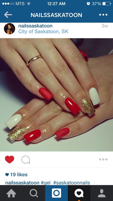 red gold white nails Red White Gold Nails Design, Burgandy Christmas Nails Burgundy, White Red And Gold Nails, Red Gold And White Nails, Red White Gold Nails, Red White And Gold Nails, Niner Nails, Gold White Nails, Nails Red And Gold