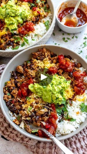 198K views · 12K reactions | Taco Rice Bowls will be your new favorite dinner. Chipotle flavored ground meat, veggies and rice of choice.
.
Grab the full recipe through the link in my profile OR Google 🔍 sailor bailey taco rice
.
You can also comment “taco” and I’ll send you the link. Xoxo.
.
.
#goodfood #healthymeal #cheatmeal #yummy #foodporn #foodie #yummyfood #beef  #taco #food #cook | Bailey Rhatigan | Jumbo · Bike Lane Groove Healthy Low Calorie Dinner, Veggies And Rice, Taco Dishes, Sailor Bailey, Taco Food, Taco Rice, Taco Bowl, Protein Bowls, Beef Taco