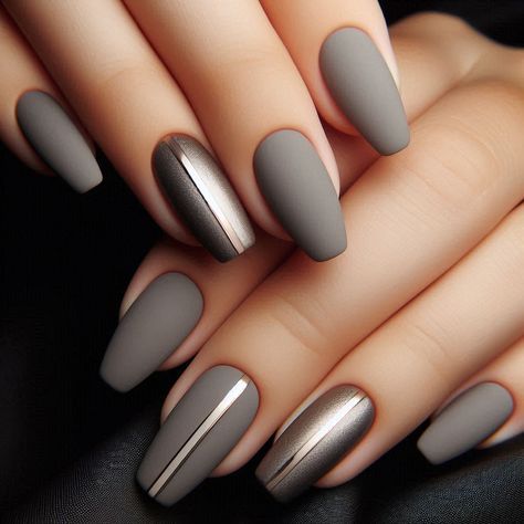 Matte Charcoal Grey Nails, Matte And Shiny Nails Design, Nails 2024 Matte, Grey Nail Polish Ideas, Matte Gel Nails Ideas, Matt Grey Nails, Minimalist Nails Matte, Gray Nails Matte, Dark Gray Nail Ideas