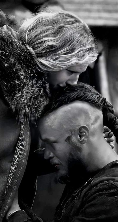 Ragnar Lothbrok Real, Ragnar Lothbrok Wallpapers, Ragnar And Lagertha, Vikings Aesthetic, King Ragnar Lothbrok, Lagertha Lothbrok, Viking Haircut, Nirvana Poster, Rasta Art