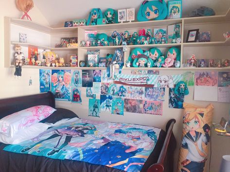 Otaku Room, Anime Room, Gaming Room Setup, Gamer Room, Kawaii Room, Dream Room Inspiration, Room Makeover Inspiration, Room Setup, Dream Rooms