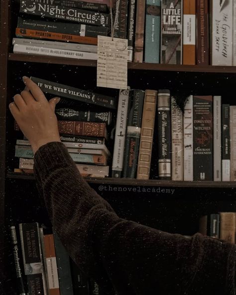 books, coffee, tea — ameliecozy: Instagram: thenovelacademy Book Core Aesthetic, Dark Academia Bookstore, Reading Dark Academia, Dark Academia Boy, Library Studying, Dark Academia Men, Dark Academia Study, Book Core, Studying Aesthetic