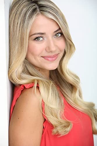 Madison Bontempo Madison Fisher, Photographer Headshots, Beautiful Dresses, Most Beautiful, Hollywood, Blonde, Actresses, Long Hair Styles, Hair Styles