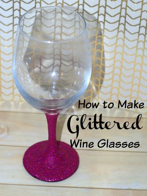 Glittered wine glasses are all over!  Learn how to make your own glitter wine glasses, quick and easily. Cheap Bridal Shower Gifts, Glitter Wallpaper Iphone, Glitter Wine Glasses Diy, How To Make Glitter, Wine Glass Ideas, Glitter Wine Glasses, Diy Wine Glasses, Glitter Glasses, Wine Craft