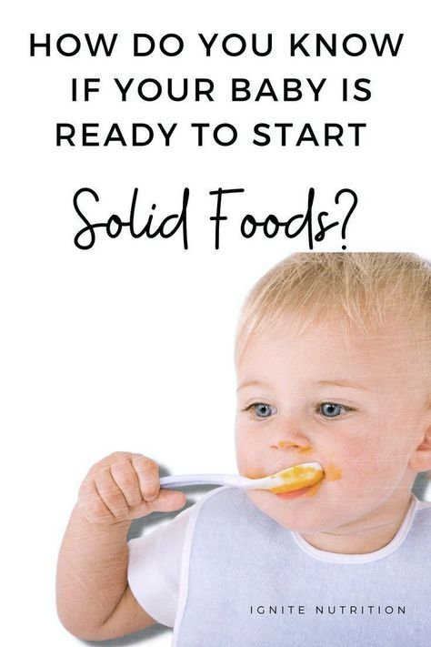 Between 4-6 months of age, your baby will start to show signs of readiness to let you know they are ready to start solid foods. We explain solid foods as complimentary foods because they are only going to be providing a small part of your baby’s nutrition to start, as the majority of their nutrition will still be coming from breastmilk/formula. Let’s dive into the how, what, when, and all things starting solids with your baby! Best First Baby Foods, First Baby Foods, Baby First Solid Food, Starting Solid Foods, Baby Food Chart, First Foods, Healthy Baby Food, Baby First Foods, Starting Solids