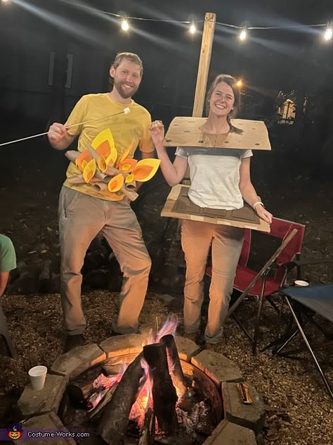 S’mores Costume Group, Camping Costumes Ideas, Bonfire Halloween Costume, S’mores Family Costume, S’more Halloween Costumes, Campfire Halloween Costume, Camper Costume Ideas, Smores Costume Diy, Diy Smores Costume