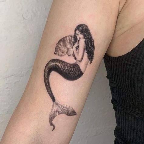 Mermaid Tattoo Placement, Back Mermaid Tattoo, Mermaid Tattoo Aesthetic, Mermaid Tattoo Leg, Siren Mermaid Tattoo, Mermaid Tattoos For Women, Siren Mermaid Tattoos, Horizontal Tattoo, Vintage Mermaid Tattoo