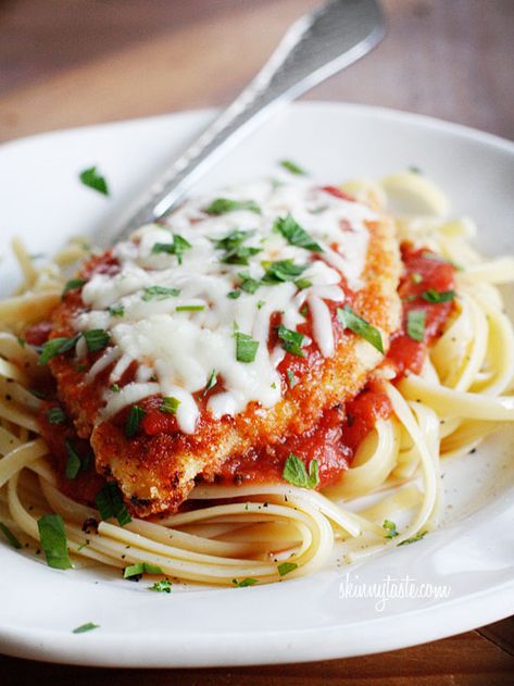 Baked Chicken Parm Chicken Parmesan Recipe Baked, Foodgawker Recipes, Breaded Chicken Cutlets, Baked Chicken Parmesan, Chicken Parm, Fettuccine Alfredo, Skinny Taste Recipes, Think Food, Breaded Chicken