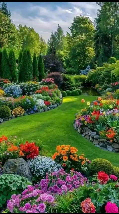 Beautiful Flower Gardens Magical, Garden Full Of Flowers Aesthetic, Flower Garden Astethic, Big Flower Garden, Beautiful Flower Fields Landscapes, Huge Flower Garden Aesthetic, Fancy Garden, Huge Garden, Security Fencing