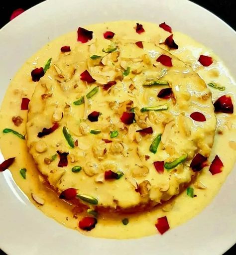 Rabdi cake is a delicious sweet recipe, this cake is very much liked by all children and adults . It is a very tasty recipe made with milk and rabri. Rabdi Cake, Malai Cake Recipe, Malai Cake, Sweet Recipe, Tasty Recipe, Cardamom Powder, Cake Tins, Cake Batter, Cream Cake