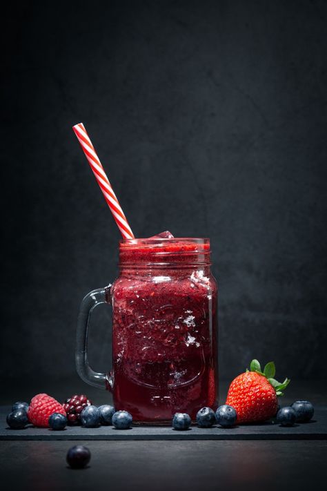 Red Smoothie Aesthetic, Smoothie Design, Smoothie Photo, Juice Photo, Protein Juice, Berries Smoothie, Fruit Smoothie Recipe, Smoothie Jar, Red Juice