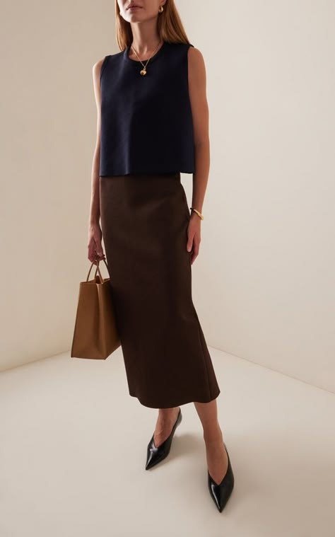 Brown Skirt Black Top Outfit, Brown Pencil Skirt Outfit, Brown Midi Skirt Outfit, Black Sando, Fashion Samples, Brown Skirt Outfit, Black Top Outfit, Brown Pencil Skirt, Midi Skirt Outfit