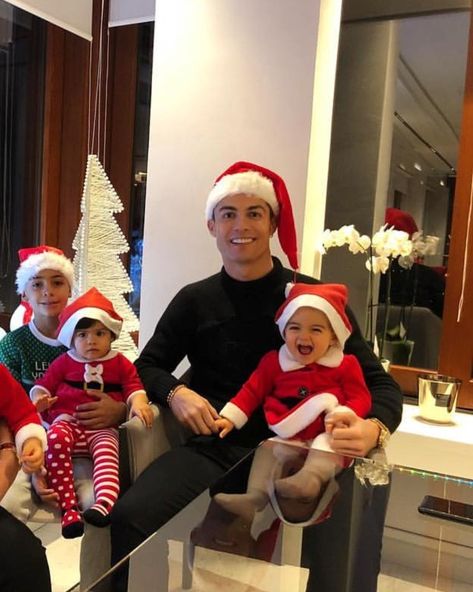 Cristiano Ronaldo Son, Ronaldo Son, Ronaldo Family, Cr7 Jr, Cristiano Ronaldo Junior, Georgina Rodriguez, Ronaldo Junior, Christmas Icons, Cool Gadgets To Buy