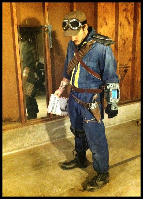 Armored Vault Suit Fallout Vault Suit, Vault Suit, Fallout Theme, Fallout Costume, Fallout Boy, Wasteland Warrior, Fallout Cosplay, Teenage Wasteland, Apocalyptic Clothing