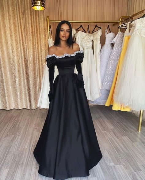 Elegant Black Prom Dresses, Black Wedding Gowns, Elegant Evening Dresses, Dress Outfits Party, Dresses For Special Occasions, Black Ball Gown, A Line Evening Dress, Aesthetic Dress, Elegant Party Dresses