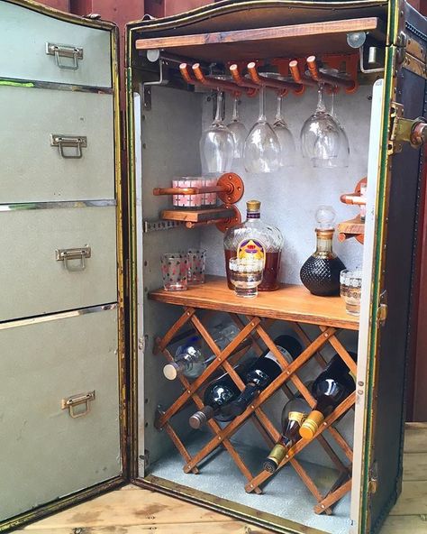 Steamer Trunk Bar Diy, Steamer Trunk Upcycle, Old Trunk Ideas Repurposed Diy, Steamer Trunks Ideas Repurposed, Vintage Steamer Trunk Makeover, Repurposed Trunk Ideas, Repurpose Old Trunk, Repurposed Steamer Trunk, Vintage Trunk Ideas