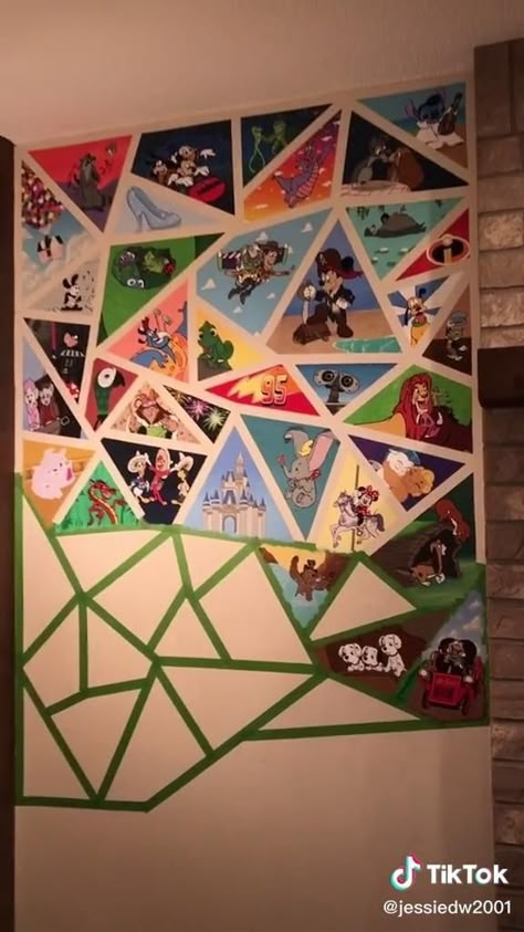 Cool Drawing To Put On Your Wall, Diy Disney Canvas Art Ideas, Painted Disney Wall, Cartoon Characters Bedrooms, Disney Character Wall Mural, Wall Painting Anime Ideas, Disney Room Paint Ideas, Disney Wall Drawings, Disney Wall Murals Bedroom