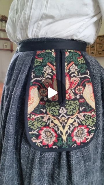 Mia Welander on Instagram: "This week is a crafting week and I'm getting loads of projects done. Here's a pocket/belt I started yesterday and finished this morning. 
I have quite a few old dresses/skirts that I made ages ago but never use because they don't have pockets or slits for pockets, so I wanted to make a pocket that I can wear with those. I already have plain white pockets, but those look off when worn on the outside of clothes. I also have my embroidered pockets, but those are a lot more cumbersome to wash, so I wanted a pocket that was pretty but also easily washed. 
I found this fabric in the home decor aile of the fabric store, and my friend who's visiting recognised it right away as Strawberry Thief by William Morris (albeit in different colours so I think it's a knock-off. S Strawberry Thief, Old Dresses, Pocket Pattern, Pocket Belt, Different Colours, Plain White, Skirts With Pockets, William Morris, Fabric Store