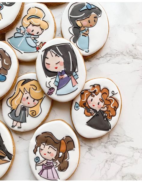 Cookies Icing Designs, Ratatouille Cookies Decorated, Disney Theme Cookies, Encanto Royal Icing Cookies, Disney Chocolate Chip Cookies, Beauty And The Beast Royal Icing Cookies, Disney Princess Cookies, Princess Cookies, Disney Cookies