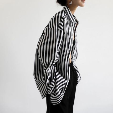 The Frankie Shop (@thefrankieshop) • Instagram photos and videos Outfits With Striped Shirts, Oversized Striped Shirt, Black Striped Shirt, Oversized Shirt Dress, White Stripes Shirt, Shirting Fabric, The Frankie Shop, Frankie Shop, Oversized Dress