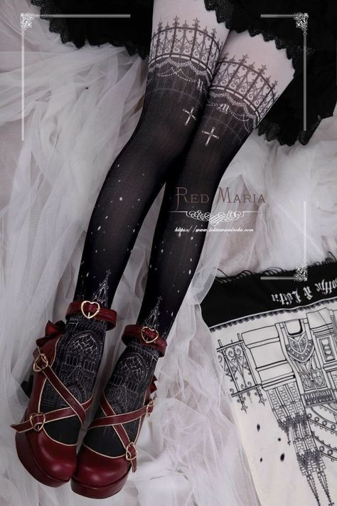 Gothic Mode, Old Fashion Dresses, Gothic Outfits, Goth Outfits, Inspired Outfits, 가을 패션, Kawaii Clothes, Fantasy Clothing, Edgy Outfits