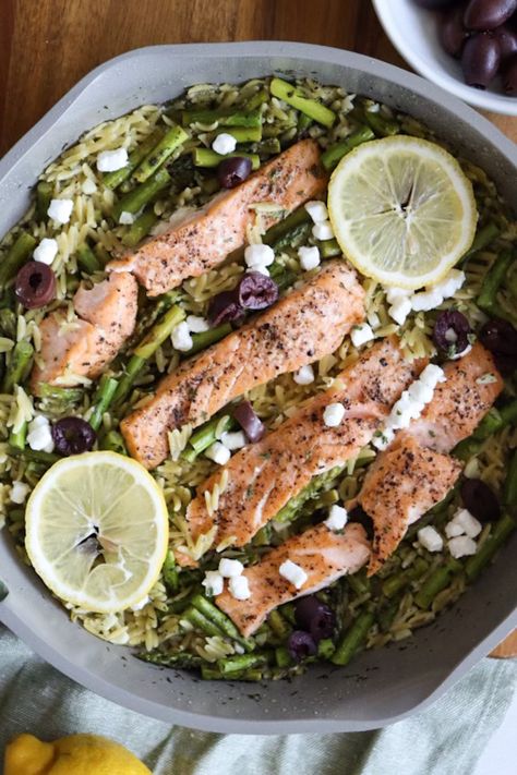 Lemon Salmon Orzo Recipe (One Pan) Salmon Orzo Recipe, 35 Grams Of Protein, Salmon Orzo, Chicken Enchilada Skillet, Orzo Recipe, Dried Dill, Bowl Ideas, Orzo Recipes, Dried Parsley