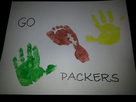 Packers Hand & Foot Print I'm doing this for Lars! Football Crafts For Infants, Patriot Day Crafts For Kids, Green Bay Packers Crafts, Summer Crafts For Toddlers, Wisconsin Art, Fathers Day Art, Football Crafts, Fun Christmas Crafts, Footprint Art