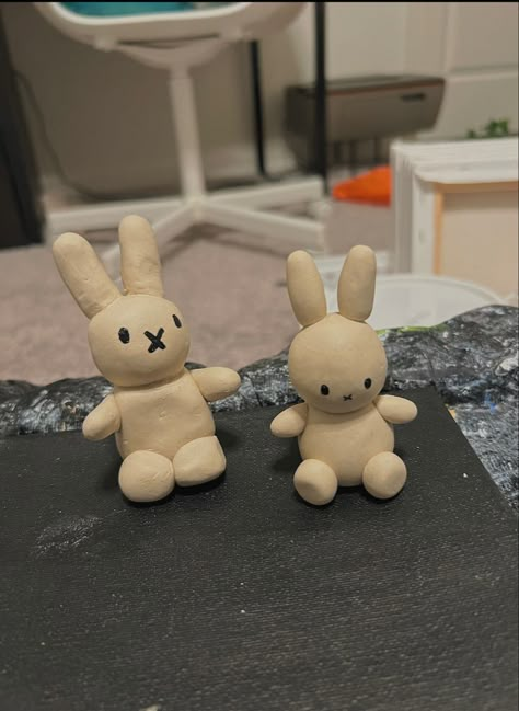 Clay Art Rabbit, Fluffy Clay Ideas, Cute Mini Clay Sculptures, Clay Bunny Easy, Clay Challenge Ideas, Easy Clay Crafts Air Dry, Clay Miniatures Diy Tutorials, Easy Sculpting Ideas, Miffy Clay Art