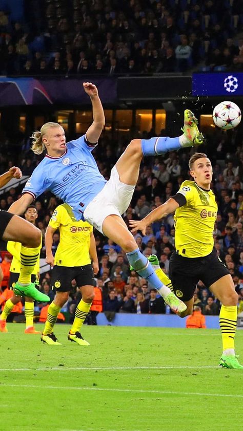 Erling Haaland Wallpaper Haaland Man City, Erling Haaland Wallpaper, Man City Wallpaper, Haaland Wallpaper, Man City Team, Funny Football Videos, Manchester City Wallpaper, Karate Kick, Football Tricks