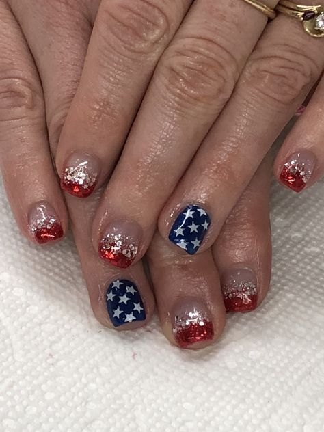 Blue Dipped Nails Ideas, Blue Dipped Nails, Dipped Nails Ideas, Ombré French, Disney Nail Decals, Patriotic Nails Design, Firework Nails, Glitter Tip Nails, America Nails