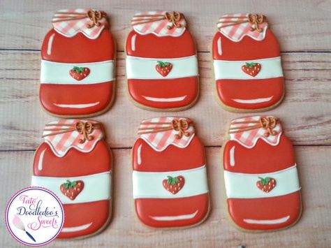 Puppy Cookies, Sugar Cookies Royal Icing, Summer Sugar Cookies, Jar Cookies, Royal Cookies, Frosting Ideas, Strawberry Sugar Cookies, Cookies Royal Icing, Super Cookies