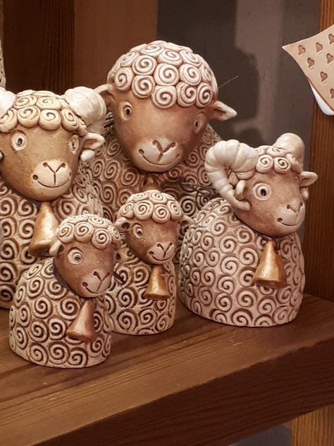 Clay Sheep Diy, Clay Sheep Sculpture, Ceramic Sheep Sculpture, Stone Sheep Sculpture, Pottery Sheep Handmade, Ceramic Lamb Sheep, Sheep Crafts, Pottery Animals, Kids Pottery