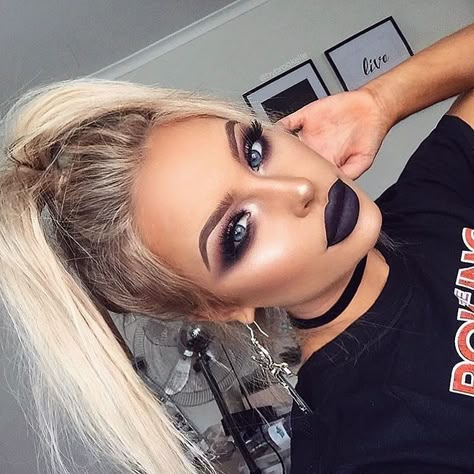 ✞THEmeanestWITCH✞ Foundation Swatches, Make Up Inspiration, Black Lipstick, Beauty Make-up, Makijaż Smokey Eye, Makeup Hacks, Dark Makeup, Goth Makeup, Goth Aesthetic