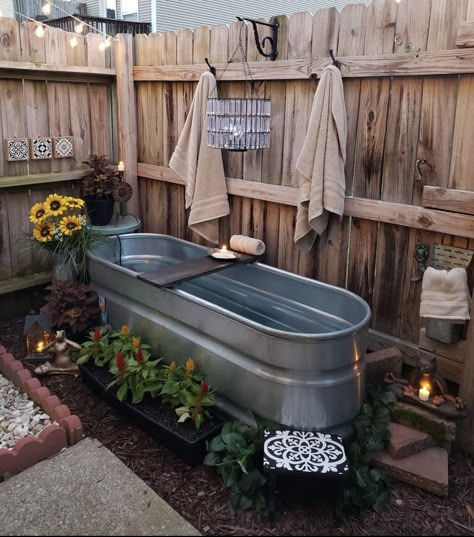 Bathtub Hot Tub, Outside Soaking Tub, Stock Tank Soaking Tub, Backyard Soaking Tub, Stock Tank Outdoor Bathtub, Diy Outdoor Bathtub Ideas, Steel Tube Ideas, Outdoor Soaking Tub Backyard, Outdoor Tub Ideas Backyard