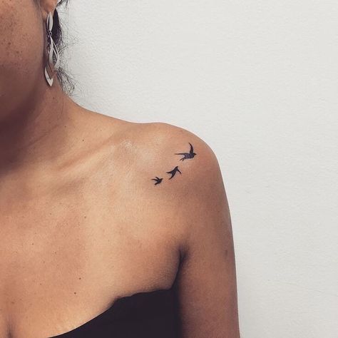 Three Birds Tattoo, Little Bird Tattoos, Bird Tattoos For Women, Shape Tattoo, Muster Tattoos, Inspiration Tattoos, Cat Tattoos, Initial Tattoo, Tiny Tattoo