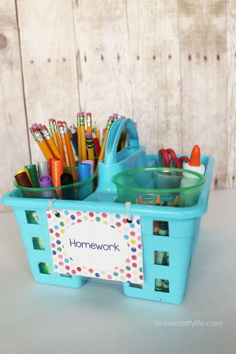 Diy Backpacks, Homework Caddy, Diy Whiteboard, Homework Organization, Homework Station, Back To School Organization, School Homework, Diy Back To School, School Supplies Organization