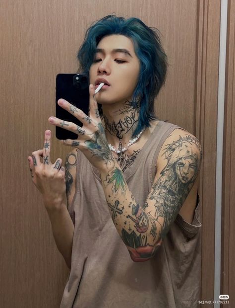 Guys With Glasses And Tattoos, Asian Grunge, Asian Guys With Long Hair, Asian Tattoos Men, Alternative Men, Black And Grey Hair, Goth Guys, Gothic Looks, Grunge Guys