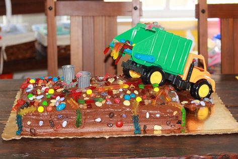 Garbage truck with dump. Dream cake if you're 3. Rubbish Truck Cake, Bin Lorry Cake, Bin Truck Cake, Garbage Truck Cake, Birthday Cake For Boys, Birthday Cake Boys, Garbage Truck Party, Truck Birthday Cakes, Rubbish Truck