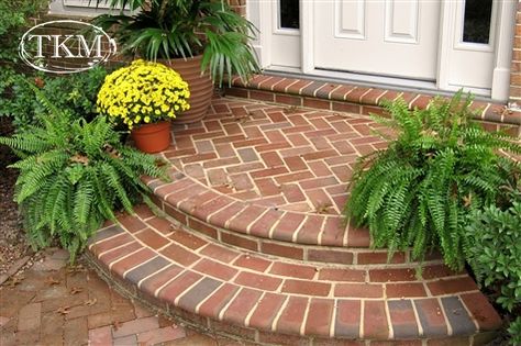 Curved brick entry steps by Kings Masons, via Flickr Brick Front Entrance, Brick Porch, Front Door Steps, Front Porch Steps, Brick Projects, Brick Steps, Brick Walkway, Patio Steps, Front Walkway