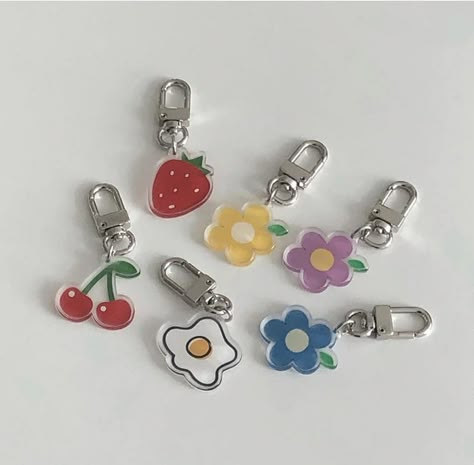 Flowers And Food, Shrinky Dink Crafts, Shrink Plastic Jewelry, Cartoon Fruit, Shrink Art, Poached Egg, Acrylic Keychains, Flower Packaging, Shrink Plastic